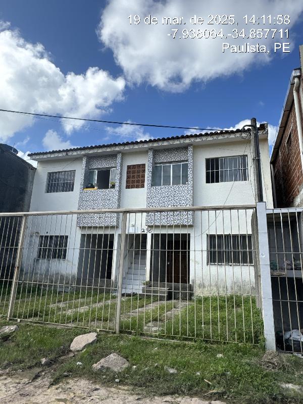 Casa 2 quartos, 1 banheiro, 1 vaga, 51m² construída, terreno 200m²