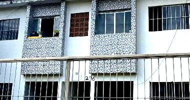Casa 2 quartos, 1 banheiro, 1 vaga, 51m² construída, terreno 200m²
