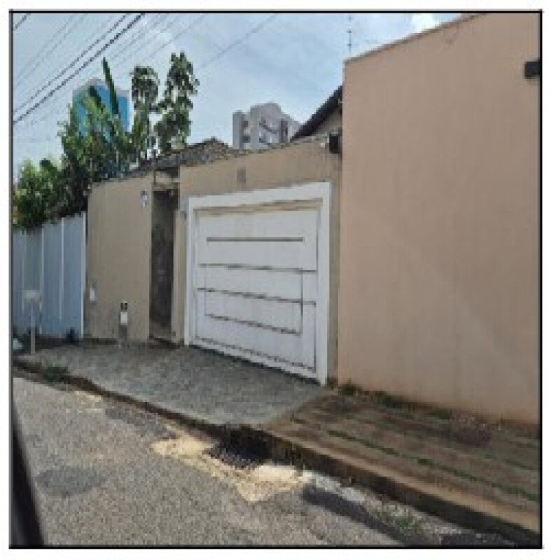 Casa com 3 Quartos e 2 Banheiros em Loteamento