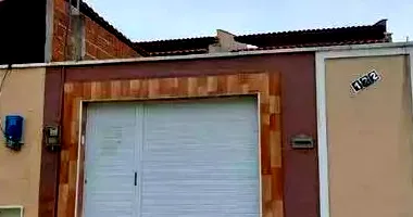 Casa aconchegante com 123m² construída, 2 vagas e ocupada