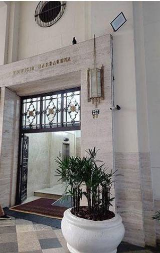 Sala comercial com 212 m² privativos, ocupada