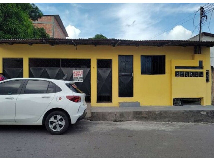 Casa em leilão com 337,31m² construída e 262,66m² de terreno