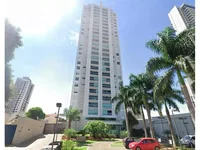 Apartamento com 3 Vagas de Garagem em Leilão