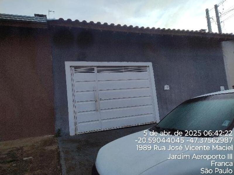 Casa com 1 vaga de garagem, 46m²