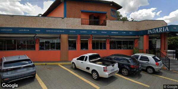 Amplo imóvel comercial com 471m², 4 quartos, 3 banheiros e garagem