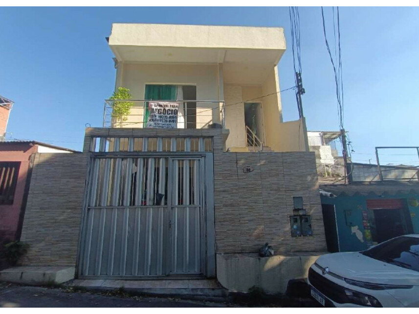Casa com 150m² construídos, 3 quartos, ocupada