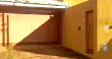 Casa em Leilão com 311m² Construída em Terreno de 480m²