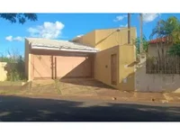 Casa em Leilão com 311m² Construída em Terreno de 480m²