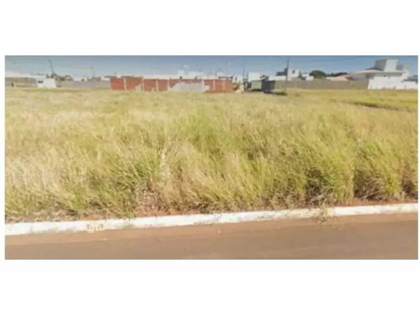 Terreno em Leilão com 420m² em Araguari/MG