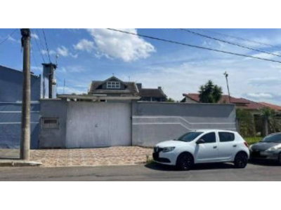 Casa ocupada com 273 m² construídos