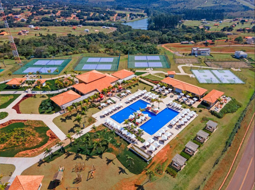 Terreno de 450m² em condomínio