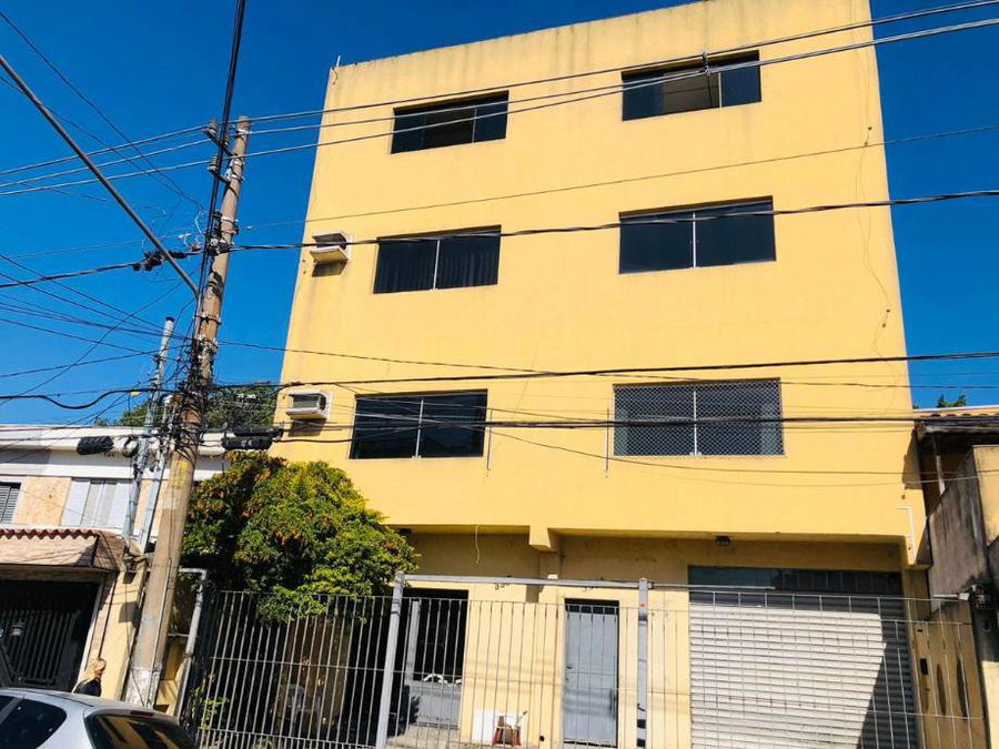 Prédio comercial desocupado com 603 m² construídos