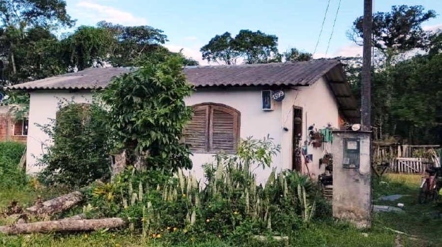 Casa em alvenaria com 368,75 m², 2 quartos, 1 banheiro, desocupada