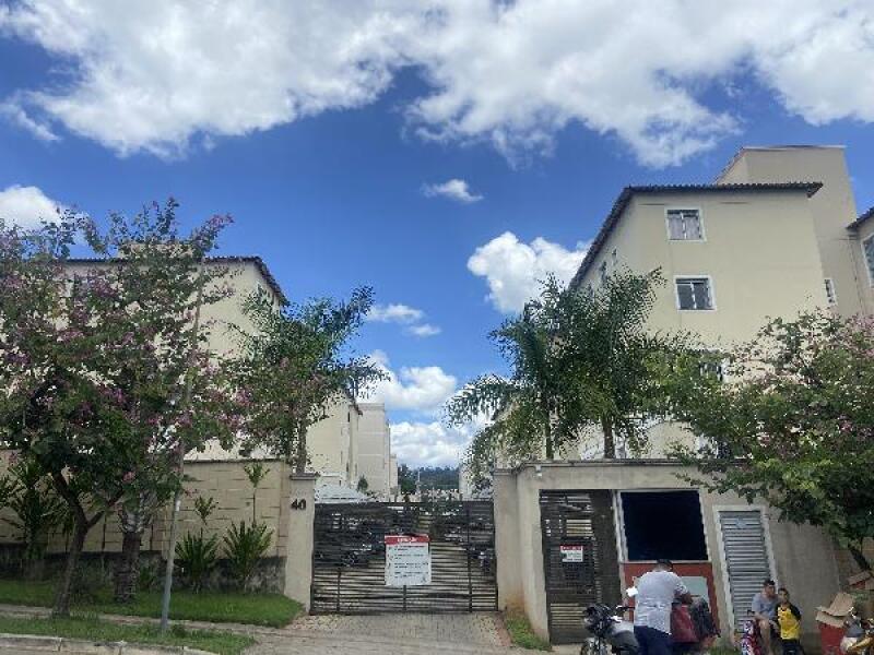 Apartamento com 2 quartos, 1 banheiro e 1 vaga de garagem