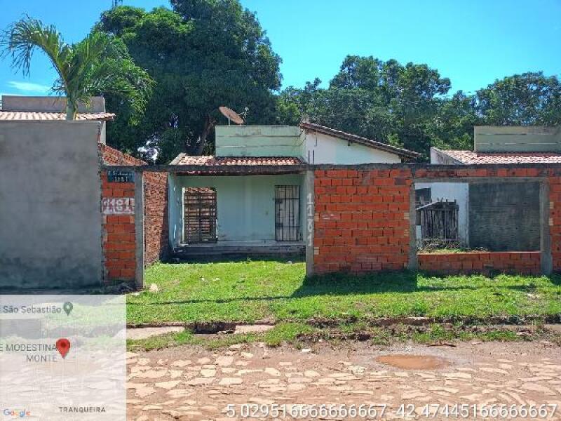 Casa 2 quartos 1 banheiro 45m² área construída, desocupada