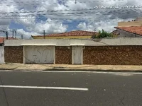 Casa com 3 Quartos e 3 Banheiros em Teresina