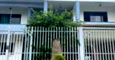 Casa padrão ocupada com 392m² terreno e 311m² construída