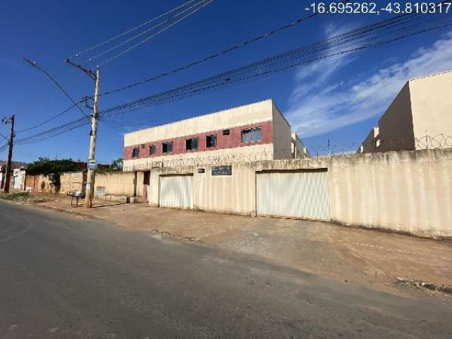 Apartamento com 2 quartos e 1 vaga em Montes Claros/MG
