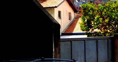 Terreno de esquina murado, 257m², desocupado, ideal para construção