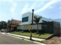 Casa de alto padrão com 603,33m² em condomínio com lazer