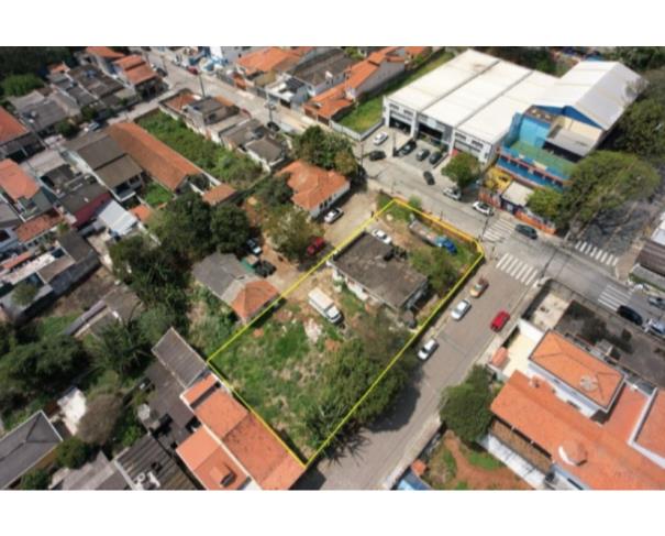 Terreno de Esquina 25x50 em Vila Clarice - 1.250m²