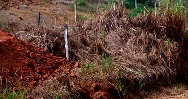 Terreno 300m² no Portal das Pedras, Canedos, Piracaia - Desocupado