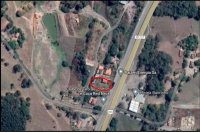 Casa com 94m² em terreno de 2.000m², 1 quarto, 1 banheiro, varanda com churrasqueira