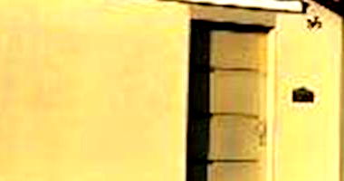 Casa padrão com 3 quartos, 1 banheiro, 2 vagas, área construída 118,6m²