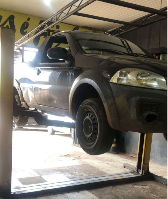 Elevador Automotivo Amarelo em Bom Estado - Oportunidade!