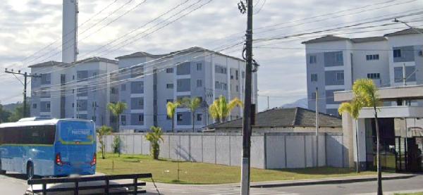 Apartamento com 2 Quartos e Área Privativa em Paciência