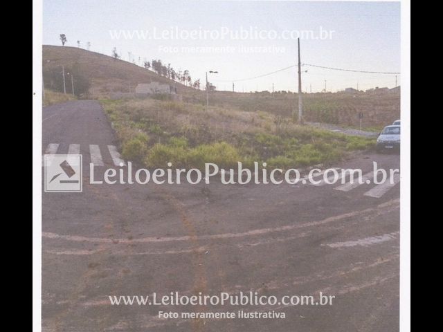 Terreno 244,85 m² sem benfeitorias, ideal para construção
