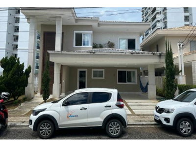 Casa ocupada com 419,30m² e 4 quartos
