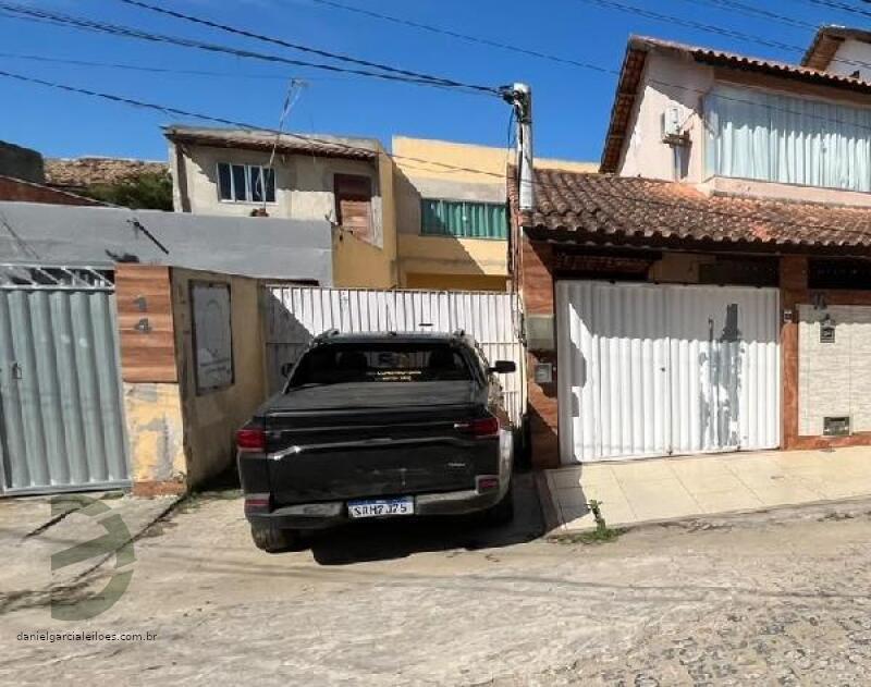 Casa com 3 Quartos e 2 Banheiros em Condomínio