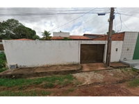 Casa em leilão com 158m² construída e 360m² de terreno