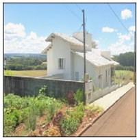 Casa com 3 Quartos e 2 Banheiros no Centro de Abelardo Luz