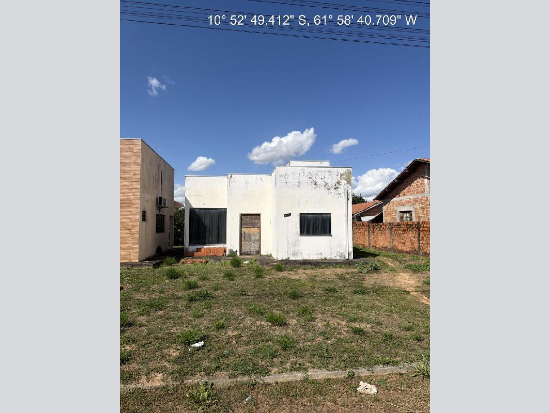 Casa com 64m² e 1 vaga em Ji-Paraná