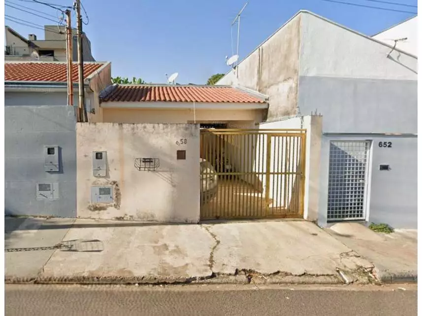 Casa com 1 vaga de garagem, 152m² de terreno, ocupada