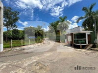 Casa em Condomínio com Piscina e 193m²