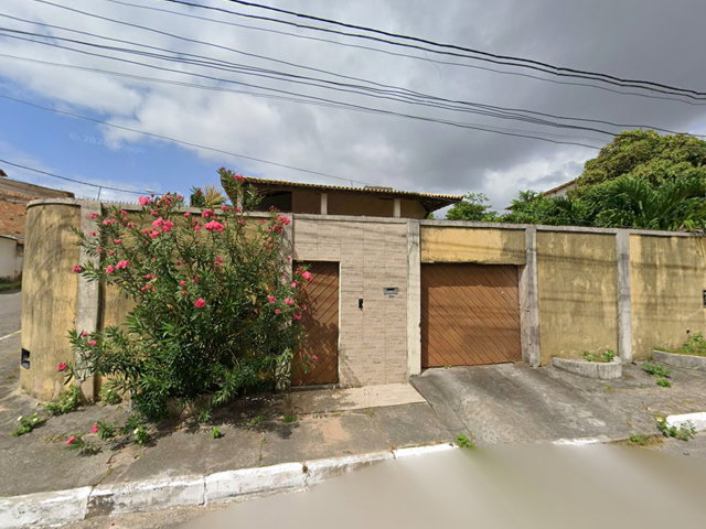 Casa com 3 quartos em Lauro de Freitas/BA