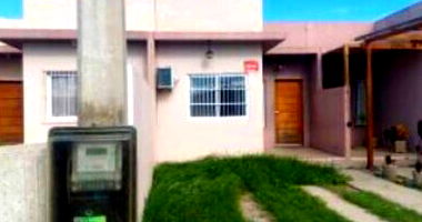 Casa com 2 quartos, 1 banheiro, 62.83m² construída, 1 vaga, ocupada