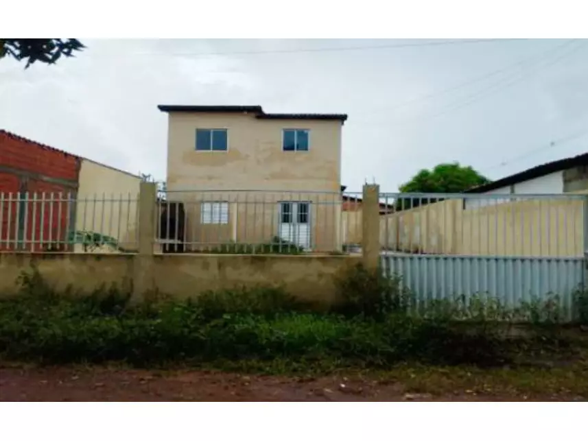 Casa Ocupada com 300m² de Terreno e 122m² Construídos
