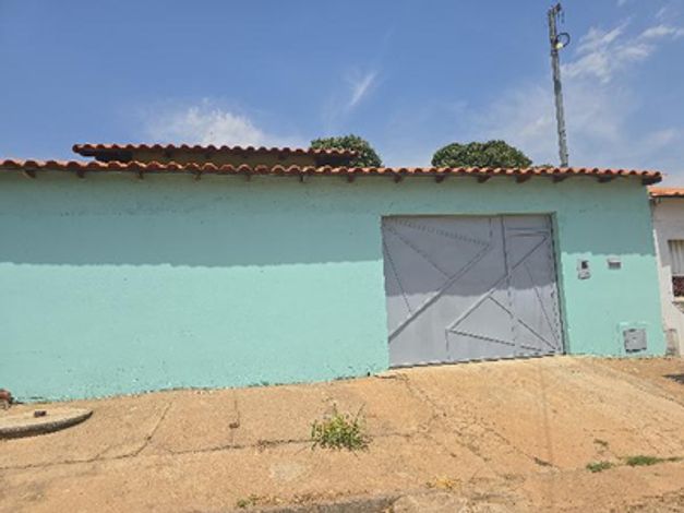 Casa em Luziânia com 66,51m²