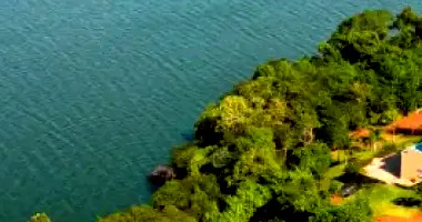 Terreno em Capitão Leônidas Marques - PR com 945m²