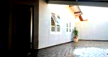 Casa Desocupada com 1 Vaga e 109,64 m² Construídos