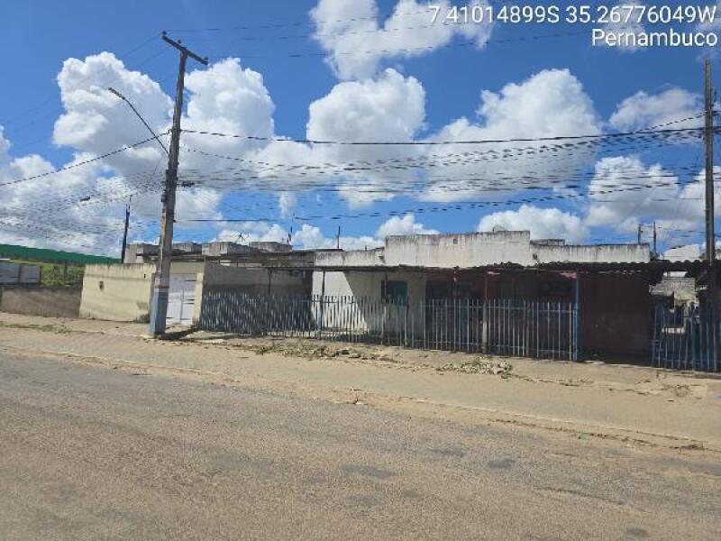Casa em Camutanga com 2 Quartos e 1 Vaga