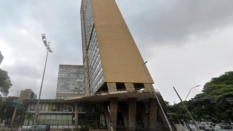 Loja comercial com 30 m² em venda pública