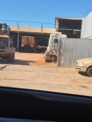 Galpão Industrial com 402m² de Área Construída