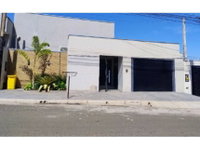 Casa em Leilão com 4 Quartos e 2 Banheiros