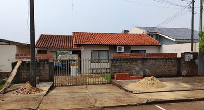 Duas casas residenciais em alvenaria, 60m² cada, desocupadas