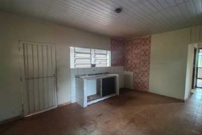 Terreno com Casa em Londrina - Oportunidade Única!